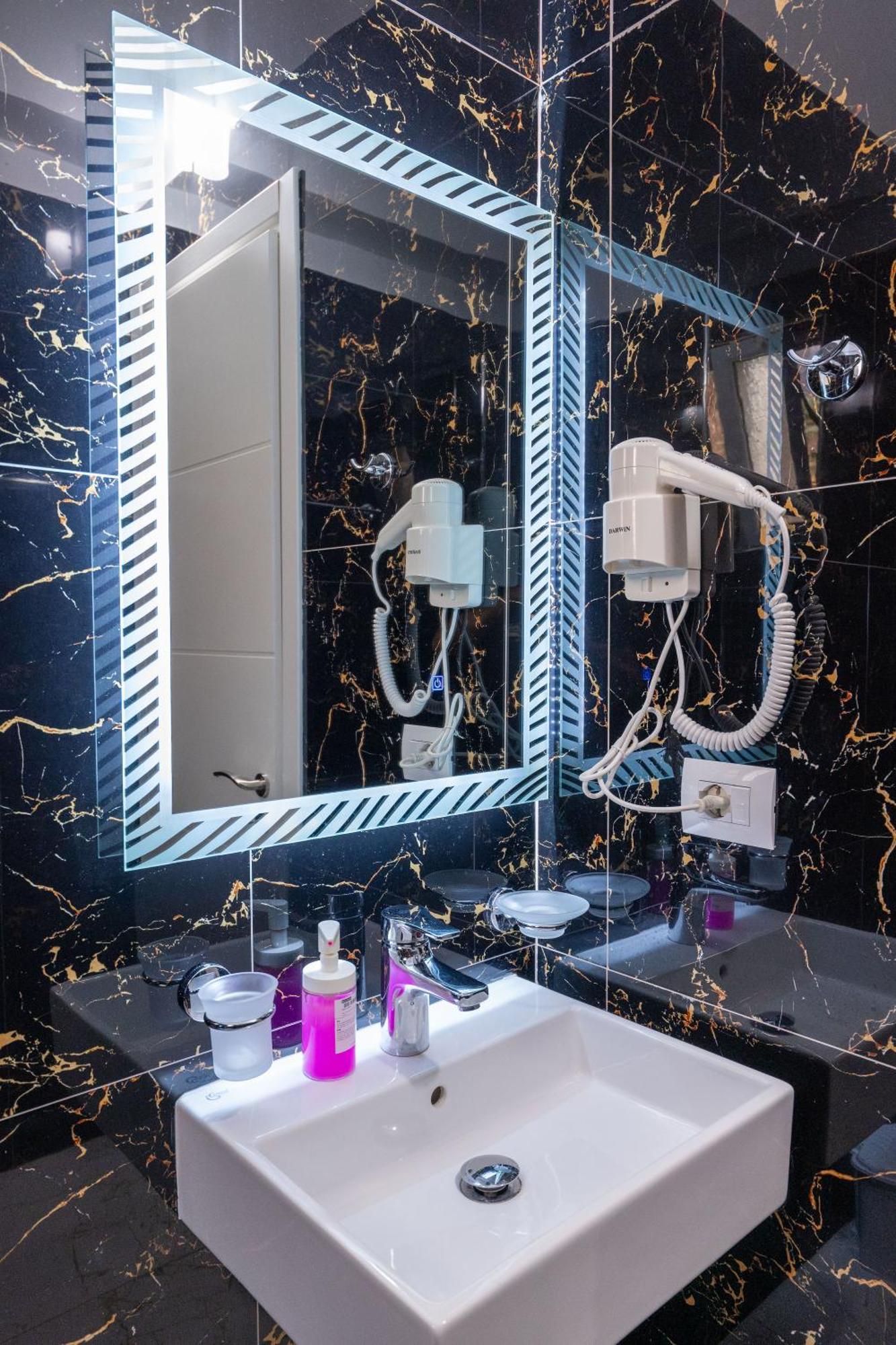 Hotel Elite Sarandë 外观 照片