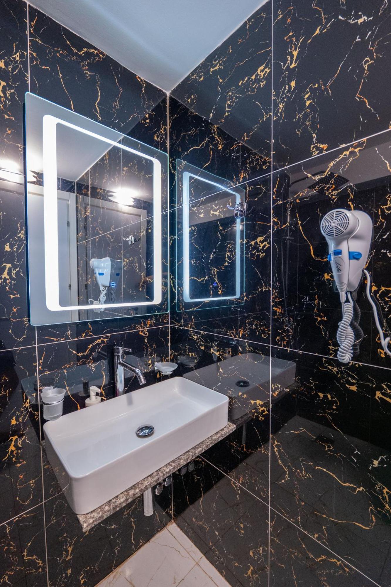 Hotel Elite Sarandë 外观 照片